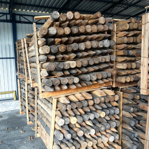 Колья деревянные окоренные