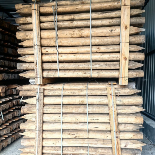 Колья деревянные окоренные