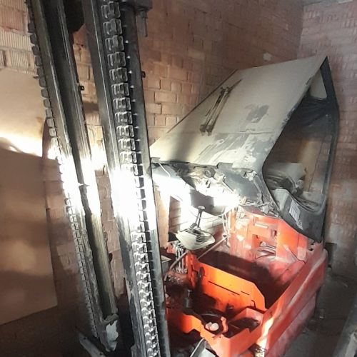 Электрический вилочный погрузчик 3т.