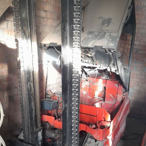 Электрический вилочный погрузчик 3т.