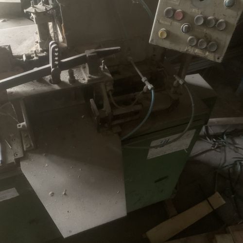 Фрезерный станок для шипового соединения