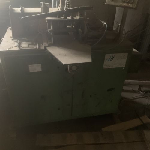 Фрезерный станок для шипового соединения