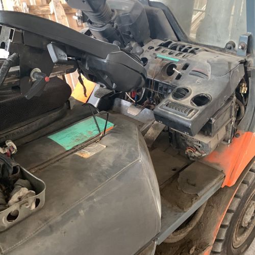 Вилочный погрузчик TOYOTA 7FGF25