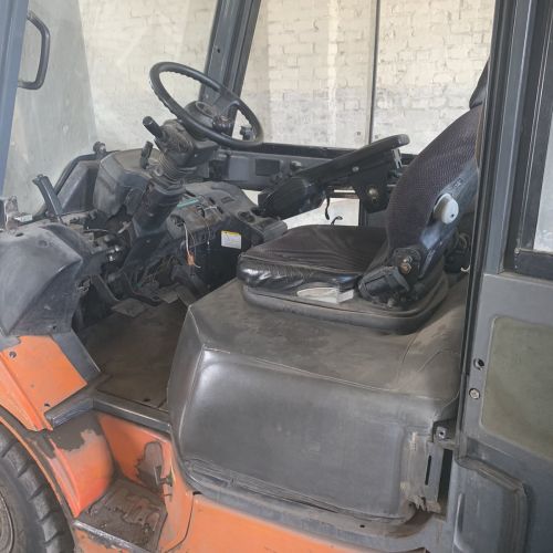 Вилочный погрузчик TOYOTA 7FGF25