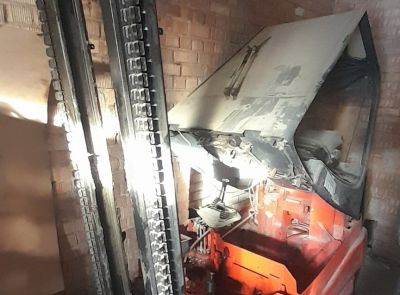 Электрический вилочный погрузчик 3т.