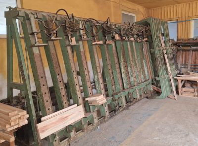 Пресс для склеивания щита