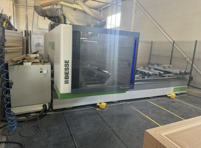 Обрабатывающий центр с ЧПУ мод ROVER A 1532-BIESSE