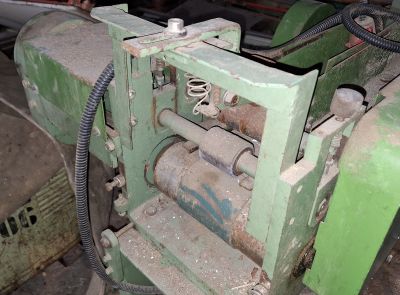 Автоматическое подающее устройство к строгальному станку (-20)