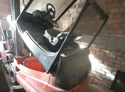 Электрический вилочный погрузчик 3т.