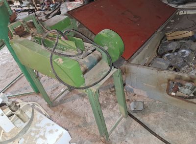 Автоматическое подающее устройство к строгальному станку (-20)