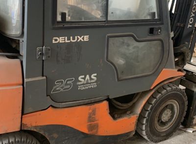 Вилочный погрузчик TOYOTA 7FGF25