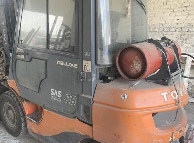 Вилочный погрузчик TOYOTA 7FGF25